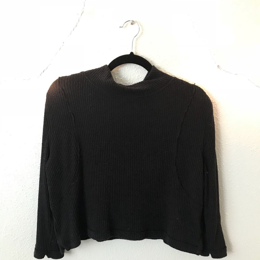 ✨SOLD✨ Ribbed Crop Mock Turtle - Picture 4 of 6